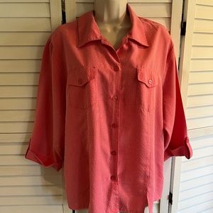 Apparenza button down blouse. 2 front pockets 3/4 sleeve. 1X